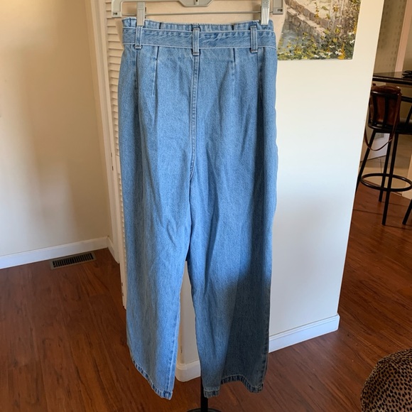 Forever 21 Light Blue Straight-Leg  button front Jeans with Self-Tie Belt - Picture 2 of 4